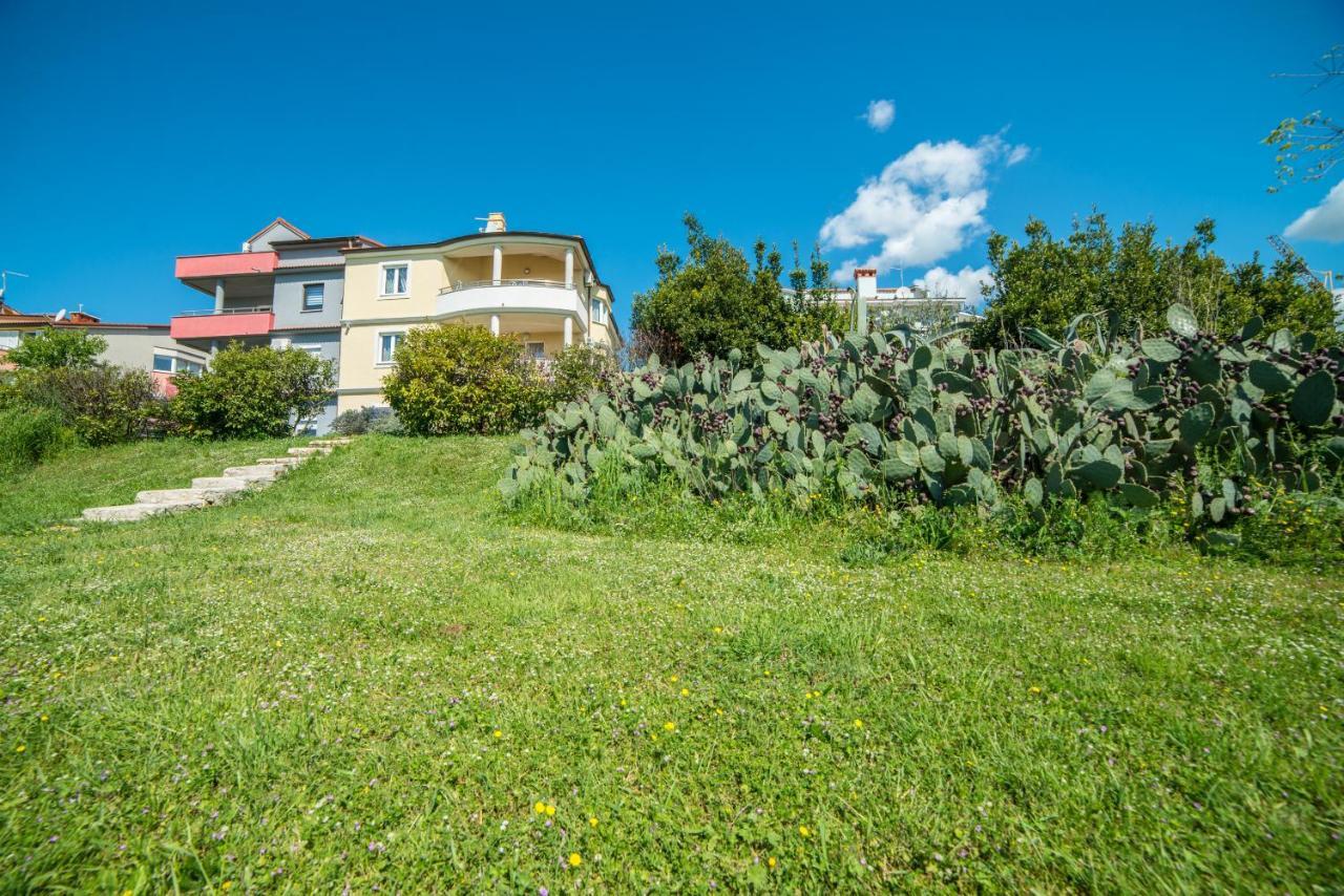 Villa Lucija Pula Exterior photo